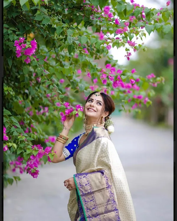 Blue_Embellished_Banarasi_Jacquard_Saree_(Blue)
